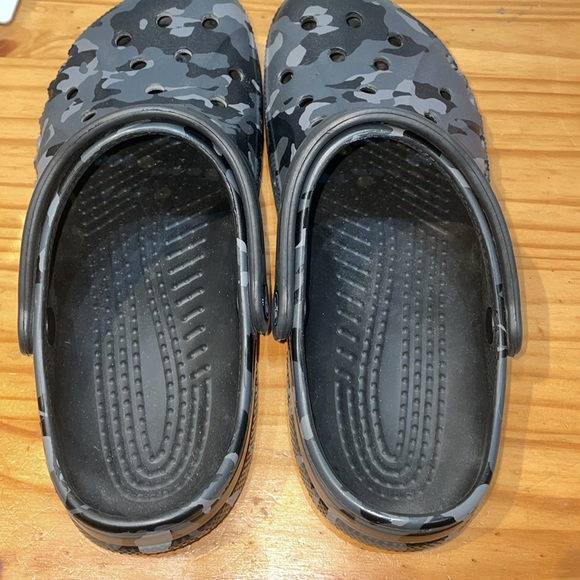 Trendy Camo Crocs🔥 - Picture 3 of 4